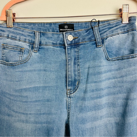 Prosperity Denim High Rise Floral Embroidered Released Hem Flare Leg Jeans SZ 30 - Picture 8 of 14